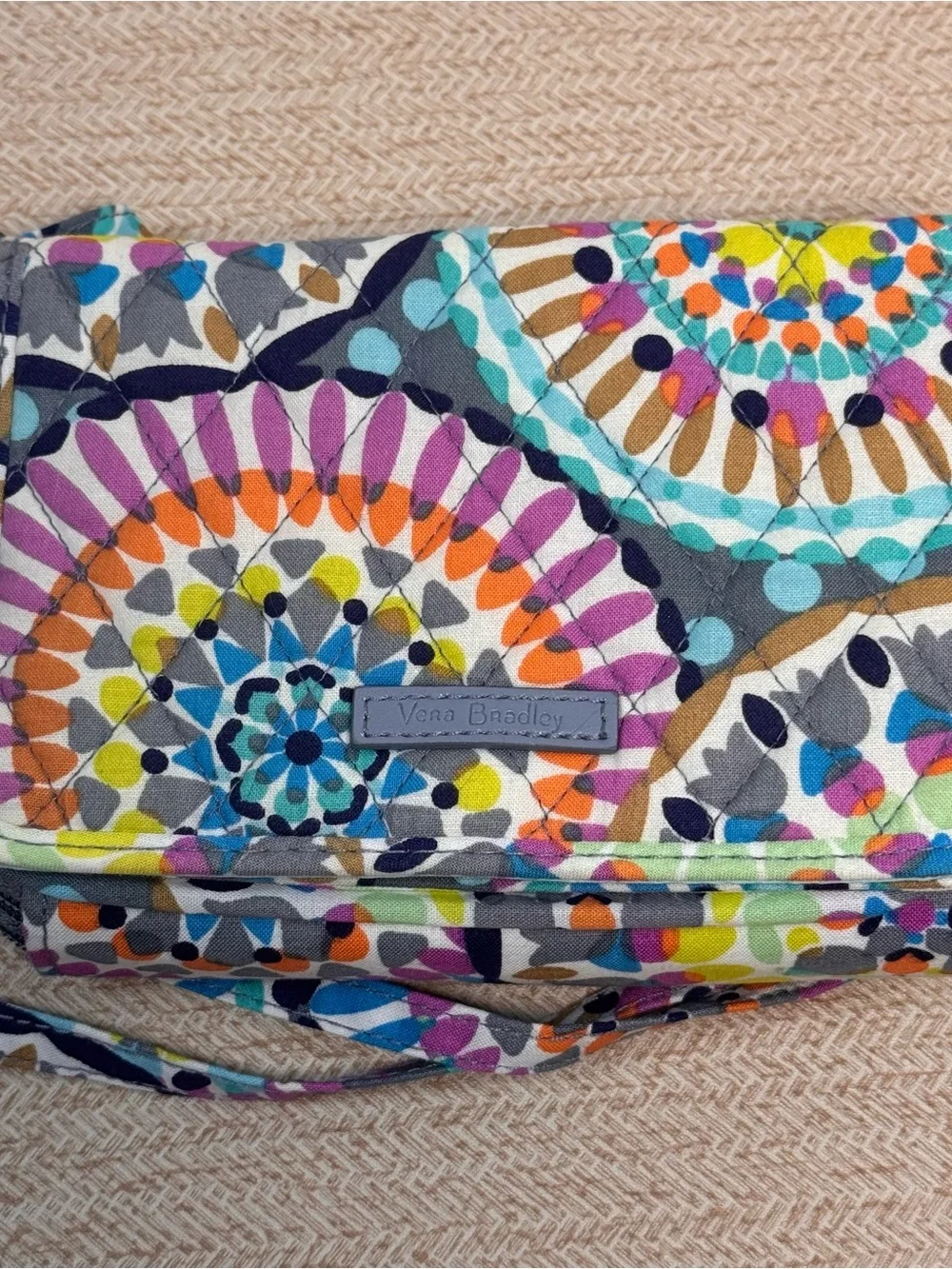 Vera Bradley RFID 3-in-1 Crossbody, Wristlet, Sunny Medallion NWT